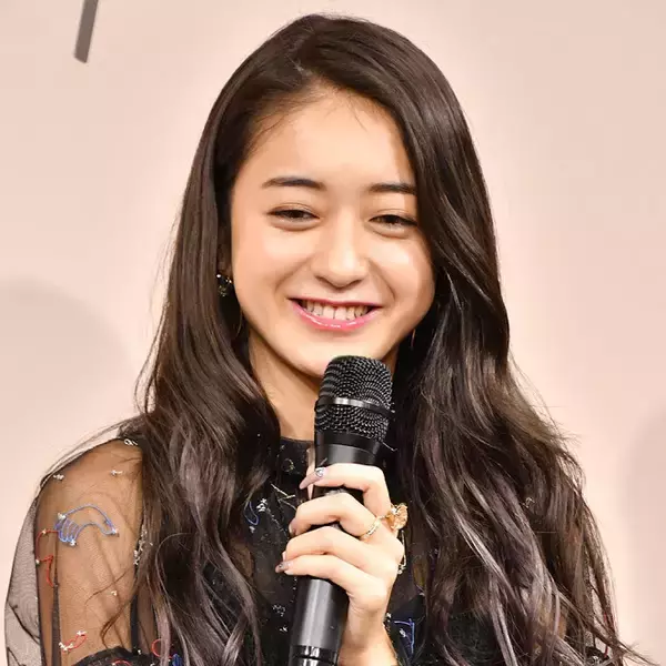 みちょぱ、カメラを見つめるアップSHOTに絶賛の声「すげー美人」「らぶです」