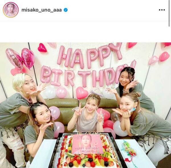 a宇野実彩子 大きなケーキを前にした35歳のバースデーshotに反響 天使 最高にかわいい 21年7月18日 エキサイトニュース