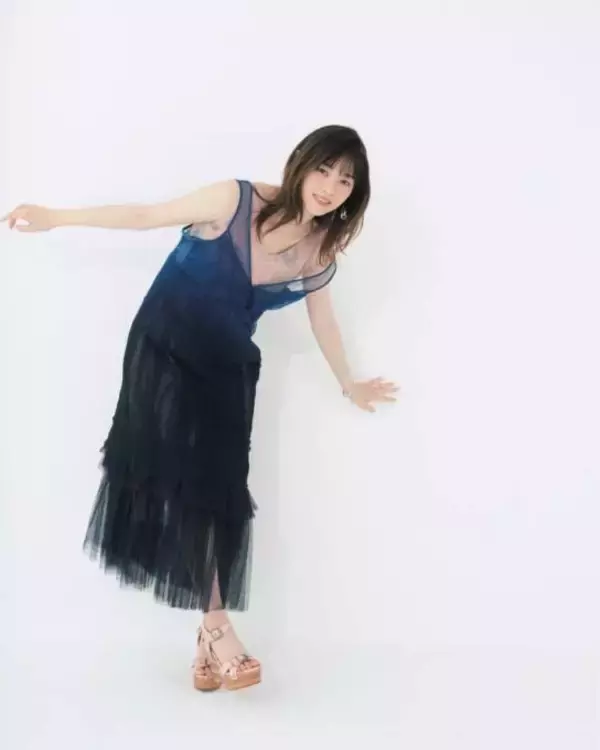 西野七瀬、透明感あふれる美スタイルワンピースSHOTを公開