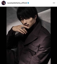 横浜流星、ヒゲ姿のクールなビジュアル公開しファン興奮「大人の色気がすごすぎ」「イケメン」