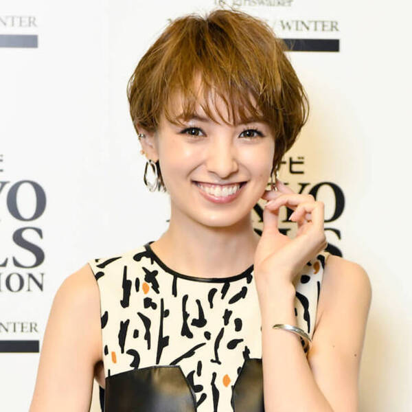 南明奈 ショートヘア見せのにっこり笑顔に反響 お顔が小さくて羨ましい 美人さん 21年9月10日 エキサイトニュース