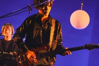 indigo la End、映像演出も美しい東阪野音ツアー「ムード」を開催＆2022年春全国6か所を回るツアーを発表