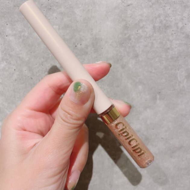 ホリデーシーズン到来！この冬買い足すべきは気分上がるキラキラコスメ