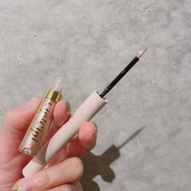 ホリデーシーズン到来！この冬買い足すべきは気分上がるキラキラコスメ