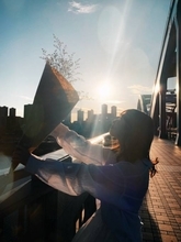 女性シンガーmiu、海外からのリクエストに答え「smoke (english ver.)」をリリース