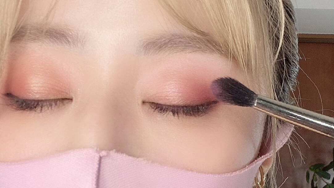 冬メイクは優秀プチプラでイメチェン☆取り入れたいカラーアイシャドウをチェック！