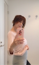 40歳で第3子出産のhitomi、産後2カ月の体重公開。「ホント、ゆっくりと」