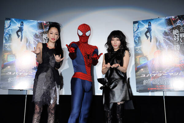 中島美嘉 加藤ミリヤが大胆セクシーなスパイディ衣装でスパイダーマン日本版主題歌を熱唱 14年4月17日 エキサイトニュース