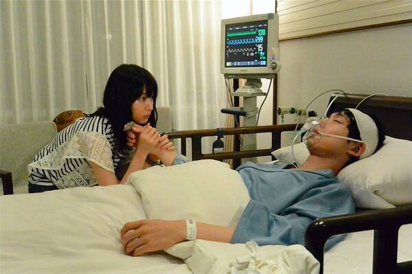 切なすぎて」長瀬智也主演「ごめん、愛してる」隠し子騒動の結末は？交通事故でサトル（坂口健太郎）は生死を彷徨う！？ (2017年8月27日) -  エキサイトニュース