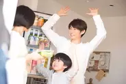 嵐・相葉雅紀、子供とのバンザイ写真公開！新CMでのほのぼのエピソードも