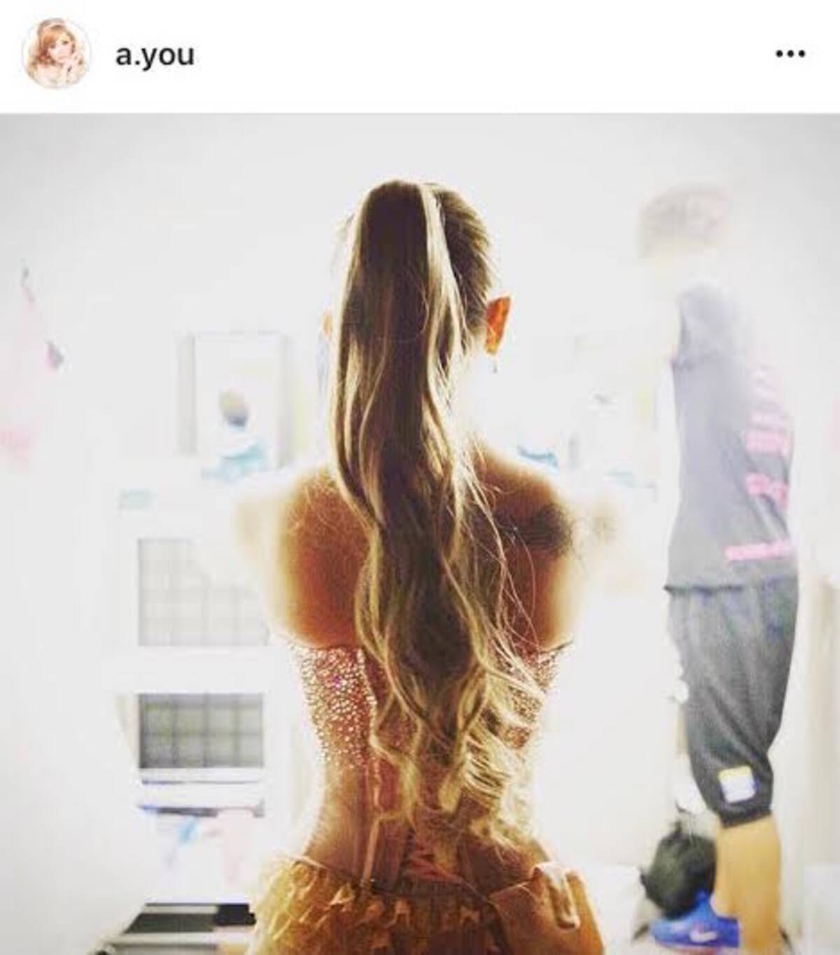 浜崎あゆみ 綺麗な後ろ姿 写真でレコーディング開始報告 18年5月31日 エキサイトニュース