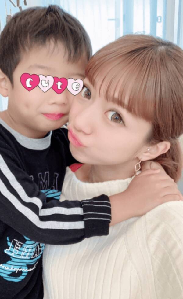 第4子妊娠中の辻希美 息子と密着2ショット公開 お腹にチュー 18年10月19日 エキサイトニュース
