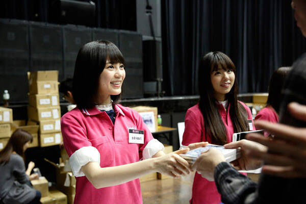 乃木坂46ファーストアルバムお渡し会に1万人が殺到 Zepp Tokyoあわやパンク寸前 15年1月7日 エキサイトニュース