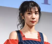 安藤サクラの髪を夫 柄本佑がカット 夫婦愛あふれる光景に反響 19年4月15日 エキサイトニュース