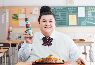 マツコ、初の女子高生役で制服ショット披露＆心境吐露「精一杯かわいく…」