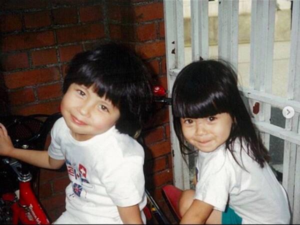 双子ちゃんのよう ベッキー 幼いころの姉妹2ショットを公開し反響 可愛いすぎ姉妹 19年4月23日 エキサイトニュース