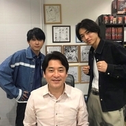 山崎賢人＆吉沢亮、『キングダム』作者との3ショット公開に反響「目の保養」「2人のペアは最高」