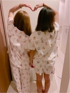 辻希美、長女とのお揃いパジャマ2ショット公開で「完全に身長抜かれてる」
