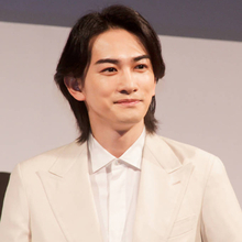 町田啓太、髪を結んだ爽やかな『あさイチ』出演報告SHOTに「素敵オーラ全開」「眼福でした」の声