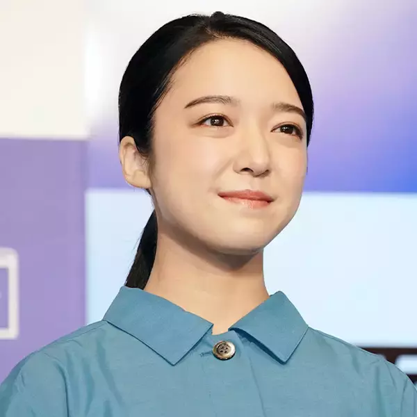 上白石萌音、春先取りのイエローワンピSHOTに反響「天使」「可愛すぎます」