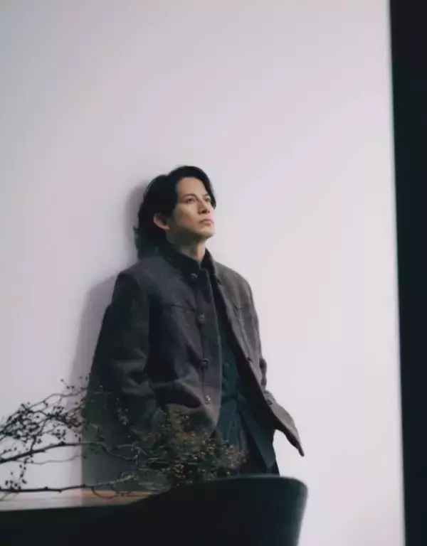 『イクサガミ』で話題の岡田准一、力強い眼差し＆美しい姿勢で魅せる！武術を通して学んだことなども語る