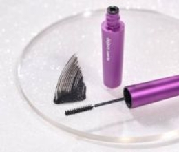 デジャヴュ「塗るつけまつげ」自まつげ際立てタイプから、冬限定色「スパークルブラック」登場