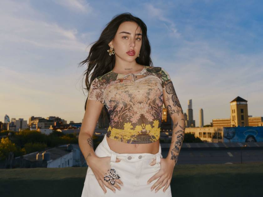 ニッキー・ニコールがDesigualの新キャンペーン「LUCKY NICKI」に登場。アティチュードとスタイルで新たな風を吹かせる