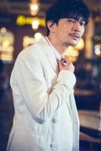 声優デビュー30周年の津田健次郎、大人の色気にドキドキ！記念フォトブックで“成熟”を体現