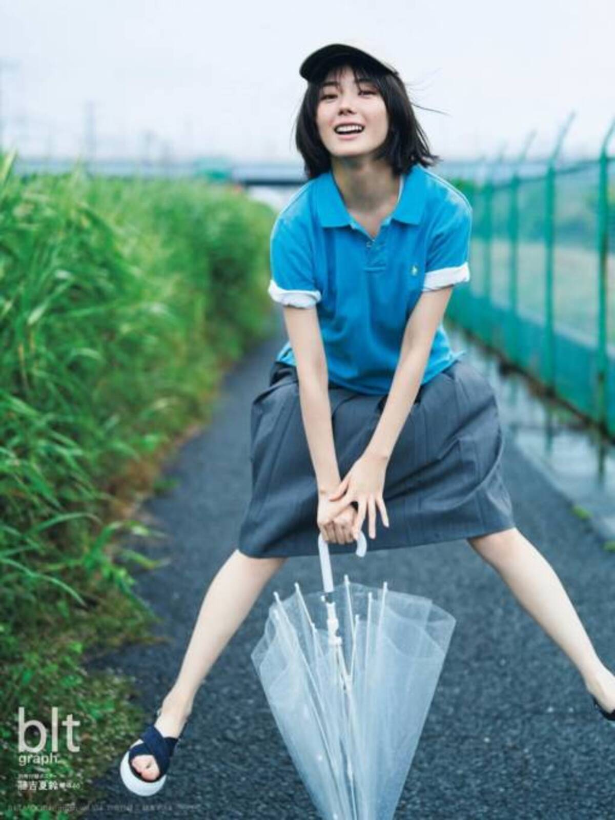 櫻坂46藤吉夏鈴、カジュアルなブルーコーデでニッコリ！楽しそうに 
