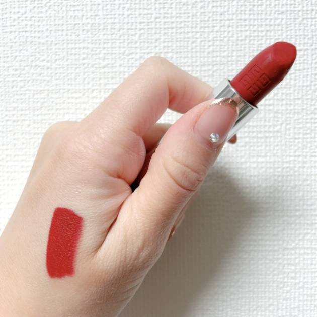 ホリデーリップは赤が大本命！使いやすくて華やかなレッド系リップを紹介
