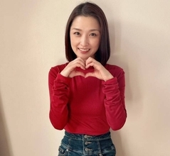 石川梨華、息子2人が“ちびカメラマンズ”に！ママの顔見せるにっこりSHOTに反響「上手に撮れていますね」