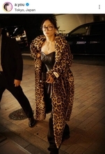 浜崎あゆみ、オーラあふれるヒョウ柄コートSHOTに反響「THEあゆで最高」「着こなし方がすごい」