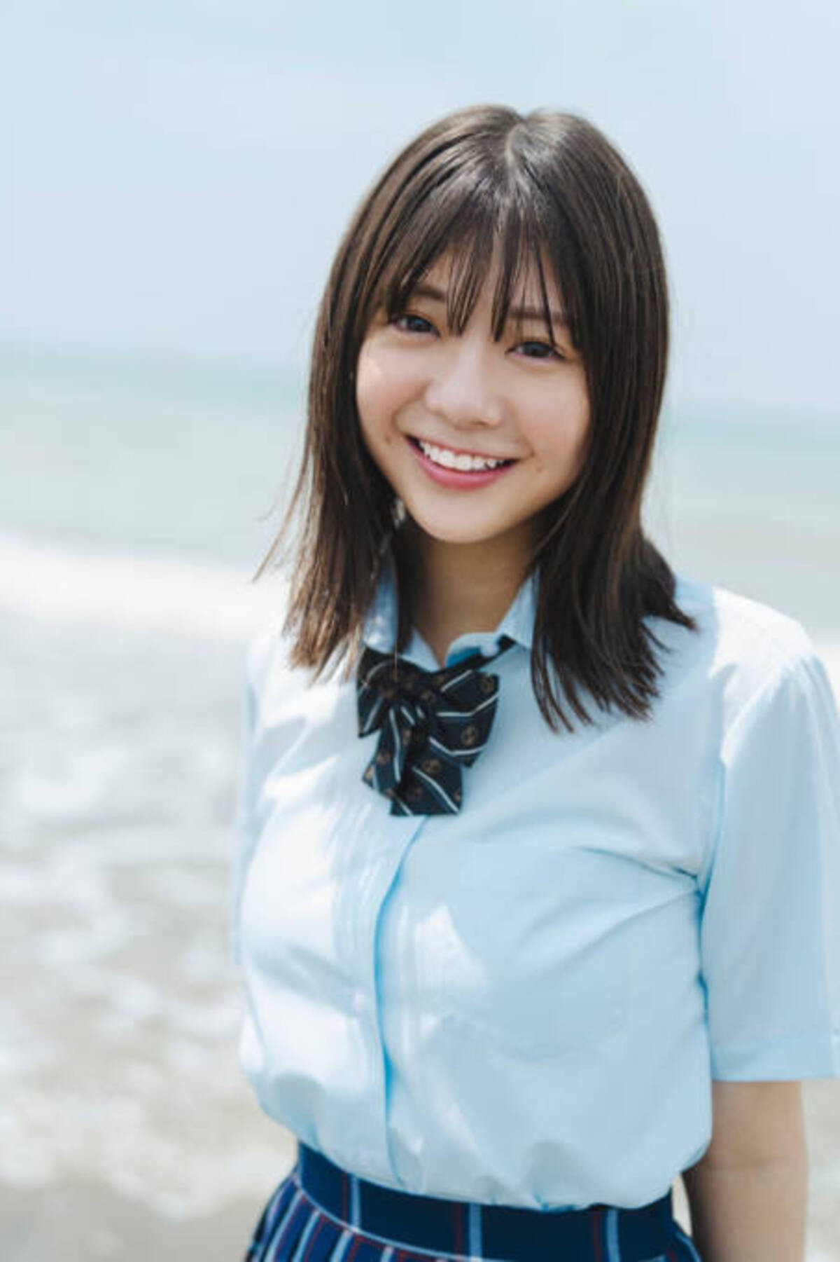 高校3年生の乃木坂46冨里奈央、爽やかな制服姿でニッコリ！甘酸っぱい 