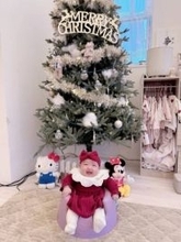 「可愛い」辻希美、生後4ヶ月次女がクリスマス風におめかしした姿にメロメロ「写真撮影しました」