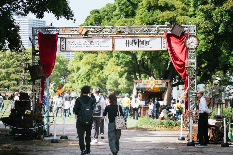 【2026年GW】日本最大級の野外シネマフェス「SEASIDE CINEMA」横浜で5月2日〜6日開催