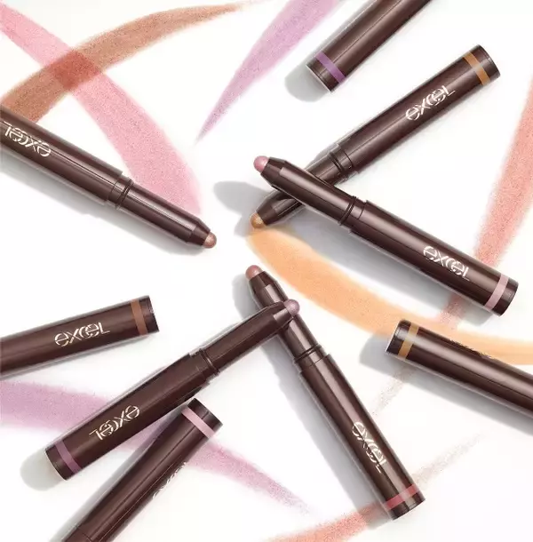 メイクアップブランド『エクセル』から、なめらかで高密着なスティックタイプの新アイシャドウ発売