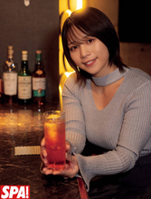 山岡雅弥、にっこり笑顔のバーSHOT披露！“妹のようなかわいらしい後輩”を魅力的に体現