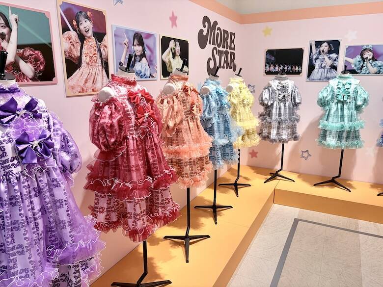 なぜアイドル衣装は“ファッションアーカイブ”になったのか　KAWAII LAB.衣装展にFRUITS ZIPPER、CANDY TUNEら154着が集結