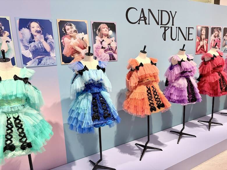 なぜアイドル衣装は“ファッションアーカイブ”になったのか　KAWAII LAB.衣装展にFRUITS ZIPPER、CANDY TUNEら154着が集結
