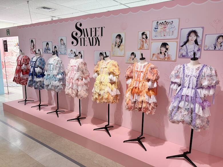 なぜアイドル衣装は“ファッションアーカイブ”になったのか　KAWAII LAB.衣装展にFRUITS ZIPPER、CANDY TUNEら154着が集結
