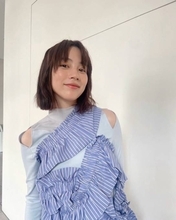 のん、まるで妖精のような軽やか衣装SHOTに「ピーターパンみたいに飛びそう」「ほんと可愛い」