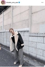 宇野実彩子、笑顔はじけるロケコーデSHOTに反響「可愛いし美人」「素敵です」