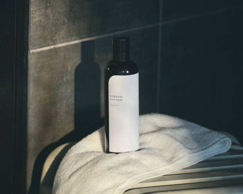 NOWHERE NOWHERE、香りと潤いで満たす「バスフレグランスオイル」発売