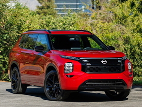 NISSAN、北米で日産車初となるPHEV、「ROGUE」プラグインハイブリッド発表　三菱自からOEM供給受け