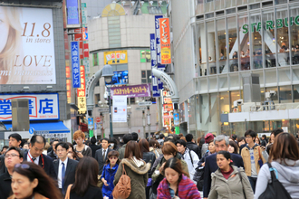 キャッシュレス4割突破も根強い「現金派」 資産の5割が眠る日本の特殊事情