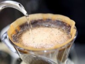 朝の一杯が映すコーヒー市場、テイクアウトなど5000億円規模
