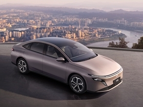 東風日産、初のPHEVセダンである新型「N6」と新型「ティアナ」中国で公開