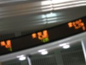 日経平均前場は大幅反落、5万4177円。円安下支えもハイテク株中心に売り優勢