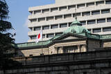 「政府債務1,300兆円超、なぜ破綻しない？ 利子が国庫へ還流する「日銀法53条」の正体」の画像1