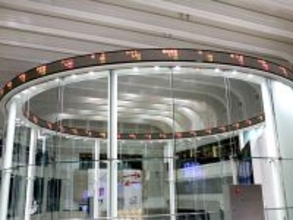 日経平均は前場上昇　米株高受け堅調な地合い